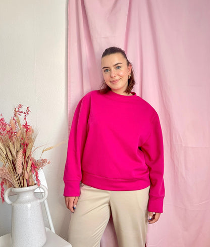 Patron-Sweat Mixte Gaspard. Niveau de couture débutant a intermédiaire. Patron Crée par la marque Marie claude qui permet d'apprendre à faire la couture. photo du sweat porté 