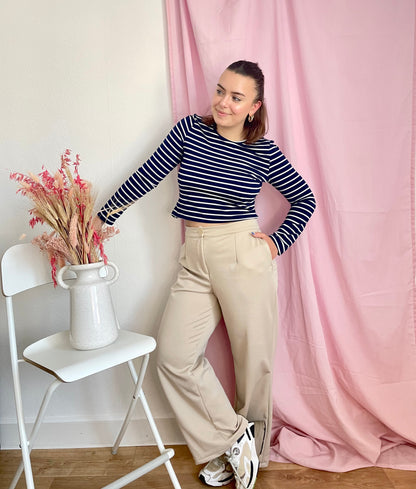 Patron-Pantalon Lucien. Difficulté niveau 3. Patron crée par la marque marie claude qui permet d'apprendre la couture. Photo de la tenue portée.